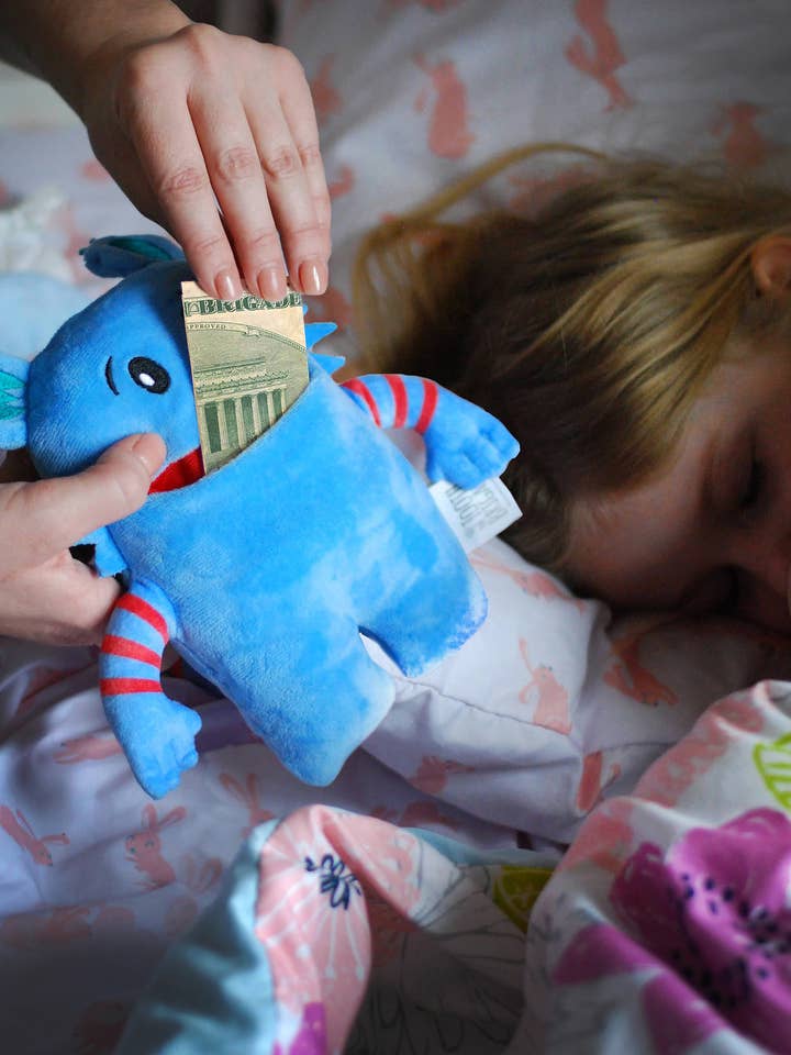 Coussin de Fée des Dents Monstre Bleu Peluche Jouet en Peluche pour la vente par The Tooth Brigade