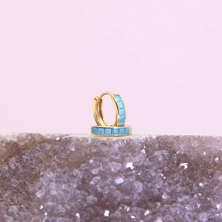 Mineral och Matter Azul Turquoise Hoop Örhängen Guldpläterade för wholesale av Mineral and Matter