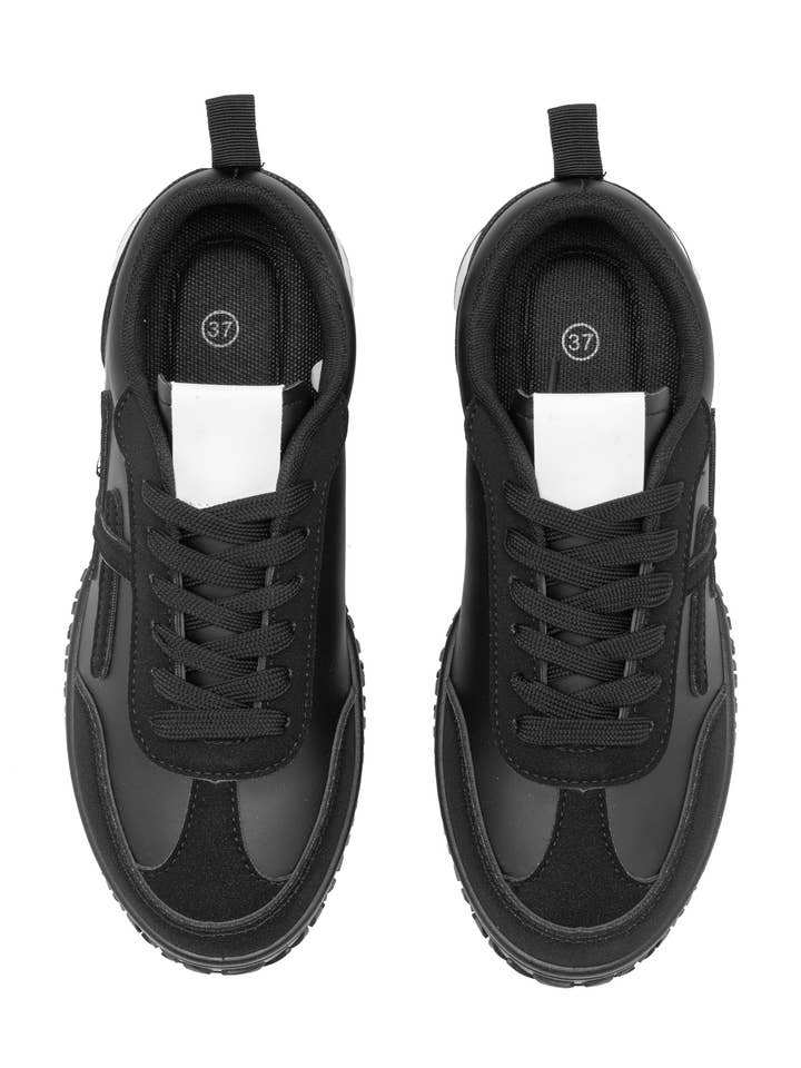 C'M PARIS - Wholesale Lifestyle Sneakers - Women's - Retro Sneakers with Mesh Insert and Gum Sole 652810