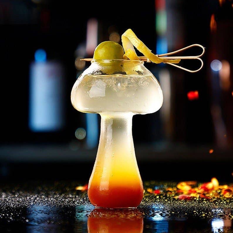 BRECK + FOX – wholesale Cocktail/liquor glass – Mushroom Cocktail Glass2