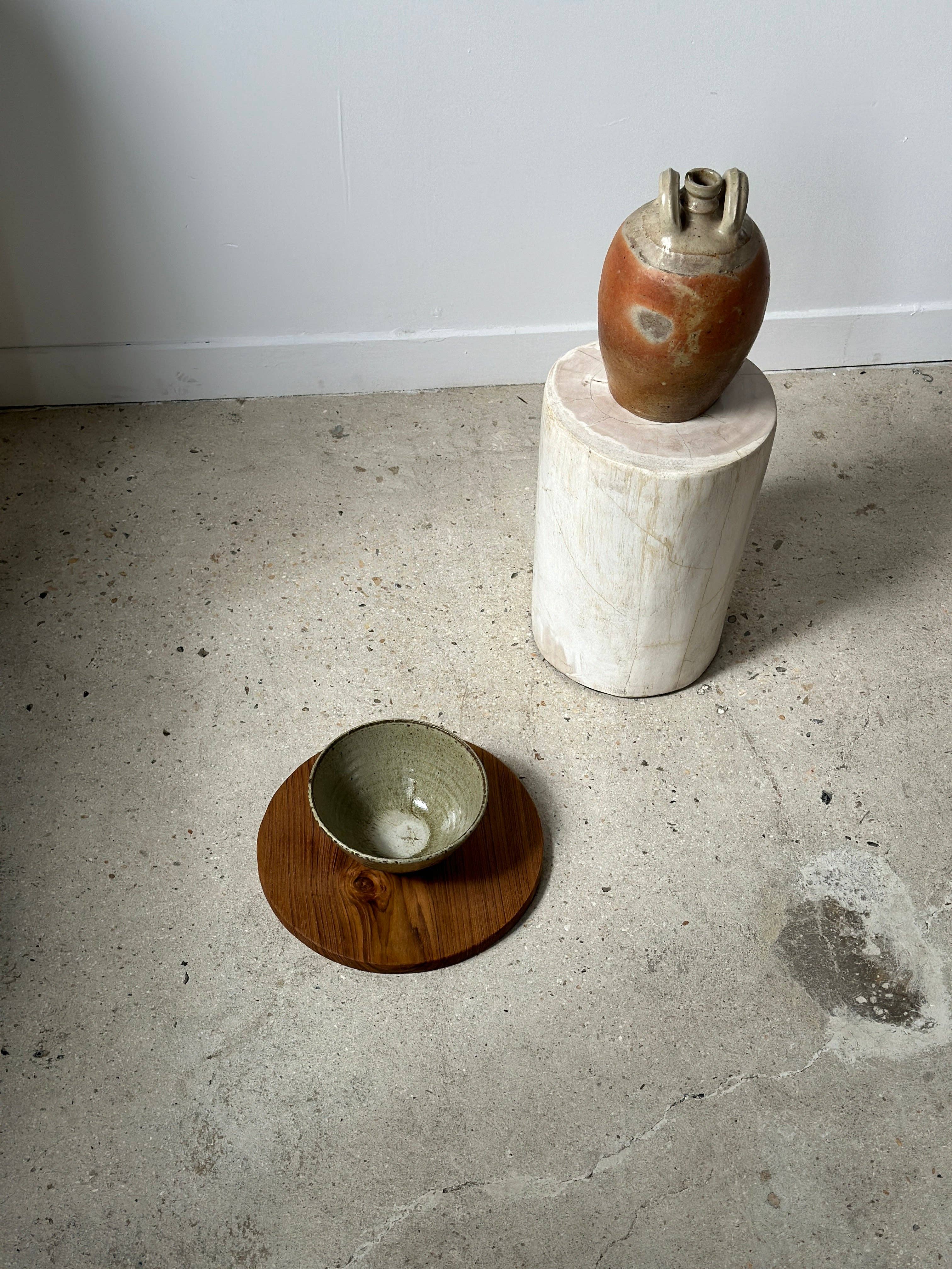 Office Objets – wholesale Skärbräda – Rund skärbräda i urholkad teak D:3063