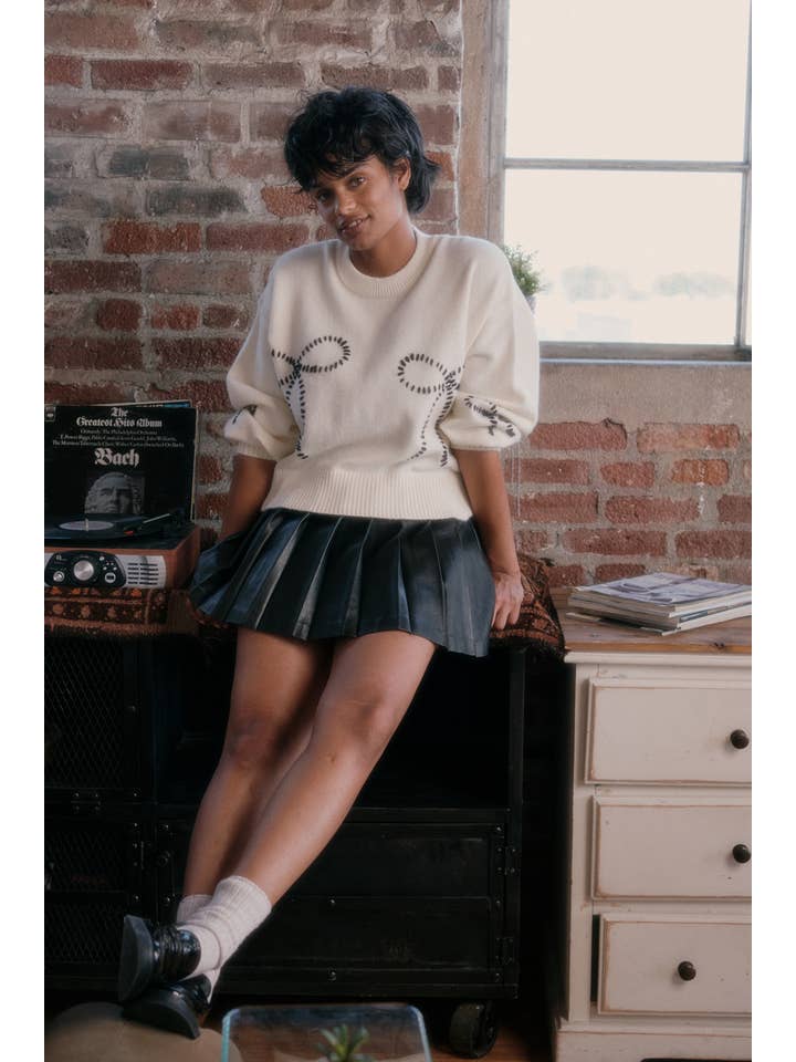 Promesa USA - Wholesale Knit Sweater - Women's - Solid Bow-Embroidered Bubble-Sleeve Sweater2