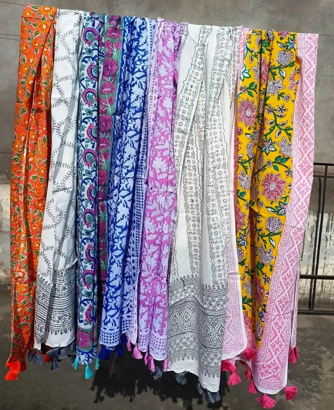 Bhawana Handicrafts - Vendita all'ingrosso Sciarpa - Donna - Set da 5 sciarpe in cotone con stampa a blocchi indiani3