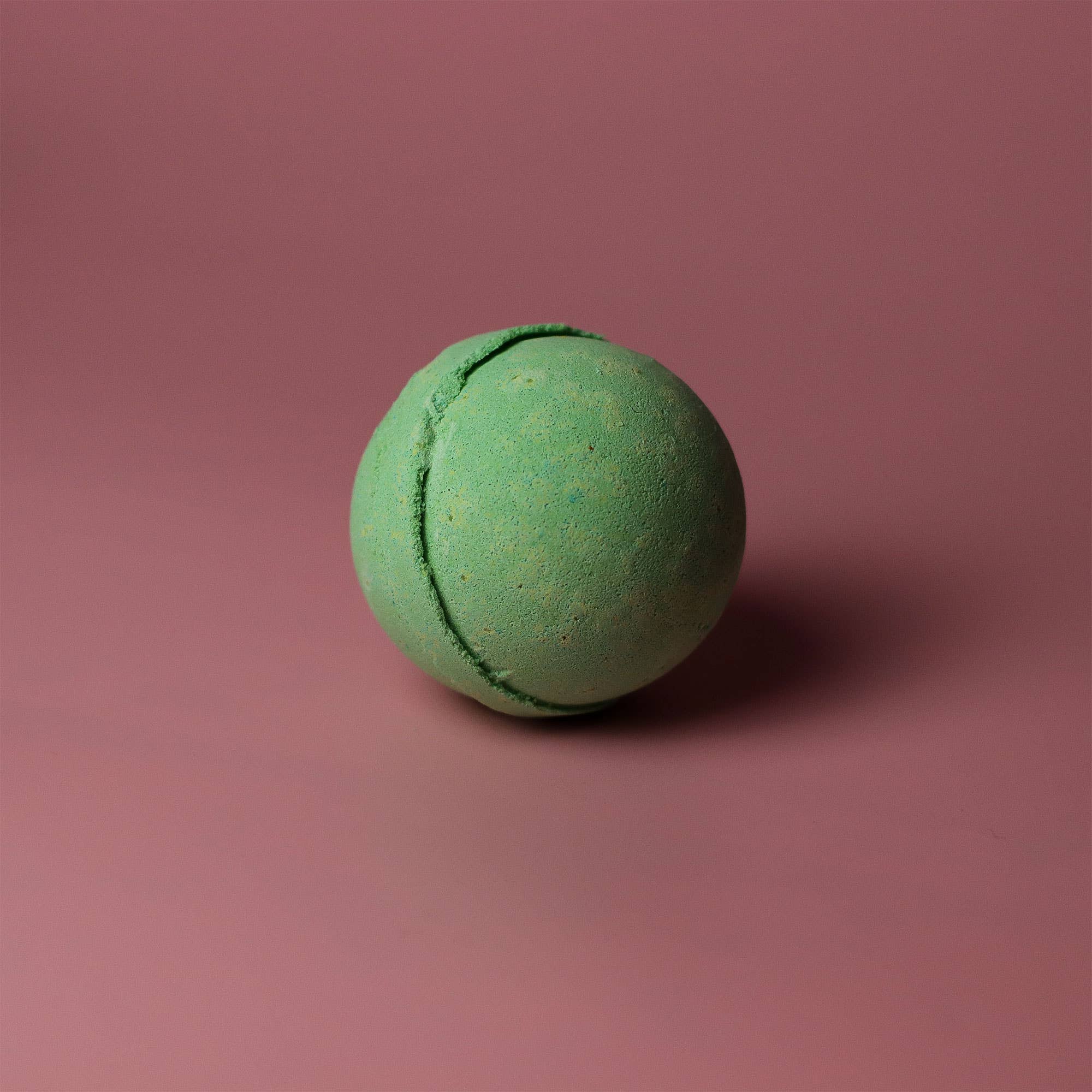 AW Aromatics Limited – wholesale Bath bomb/fizz –   White Label Pepermint & Tea Tree Bath Bomb 180g1