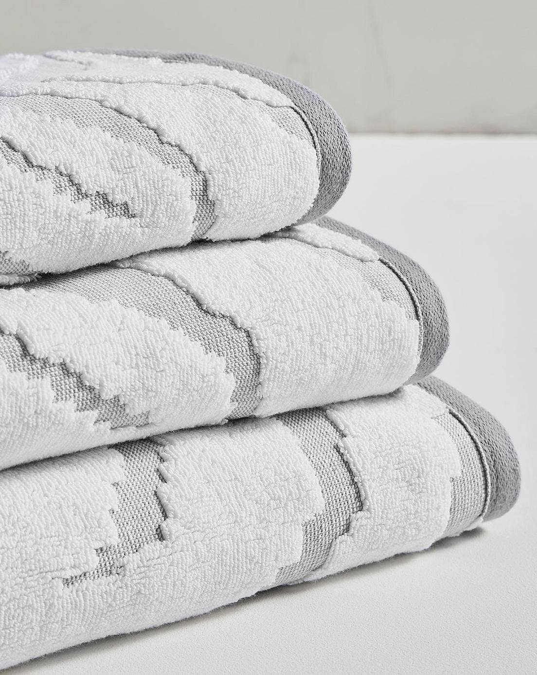 Allure Bath Fashions – wholesale Towel set – Zebra Print Sculpted Towels in Luxury Cotton - White/Grey7