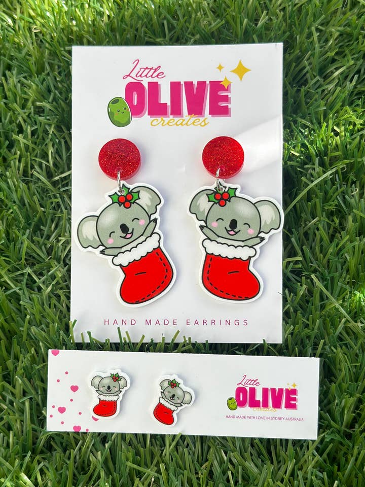Boucles d'oreilles Koala de Noël australien – Options festives en clou ou pendantes pour la vente par Little Olive Creates