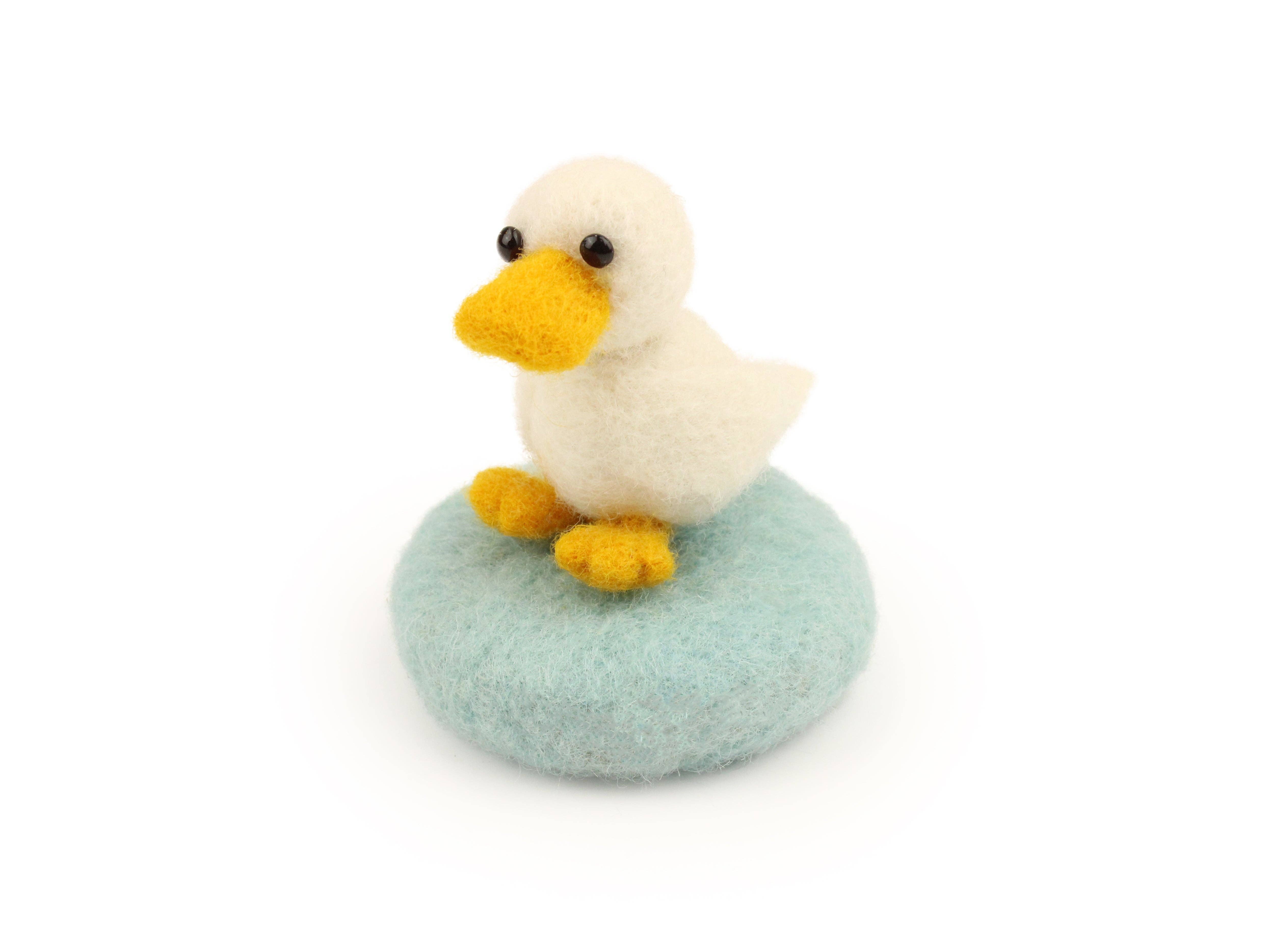 The Makerss - Wholesale Craft Sewing Kit - Duck Amiguwoolli Mini Needle Felt Kit