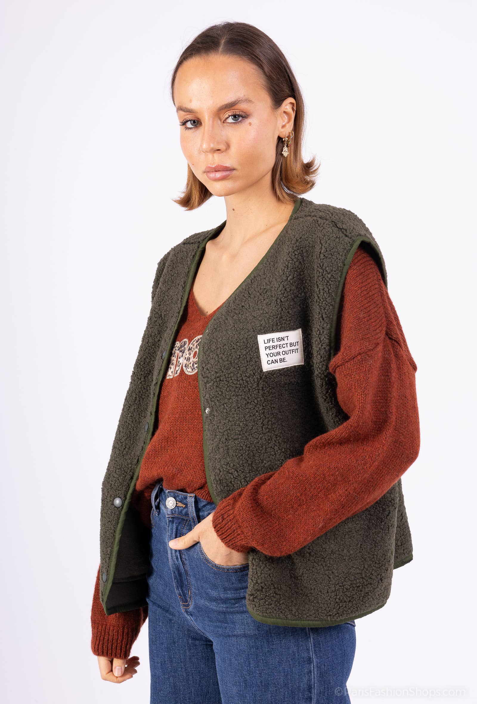 Mimi & Gogo – Großhandel Oberbekleidungsweste – Damen – Moumoute-Weste mit Abzeichen @3418_GiEcussonMoumoute20