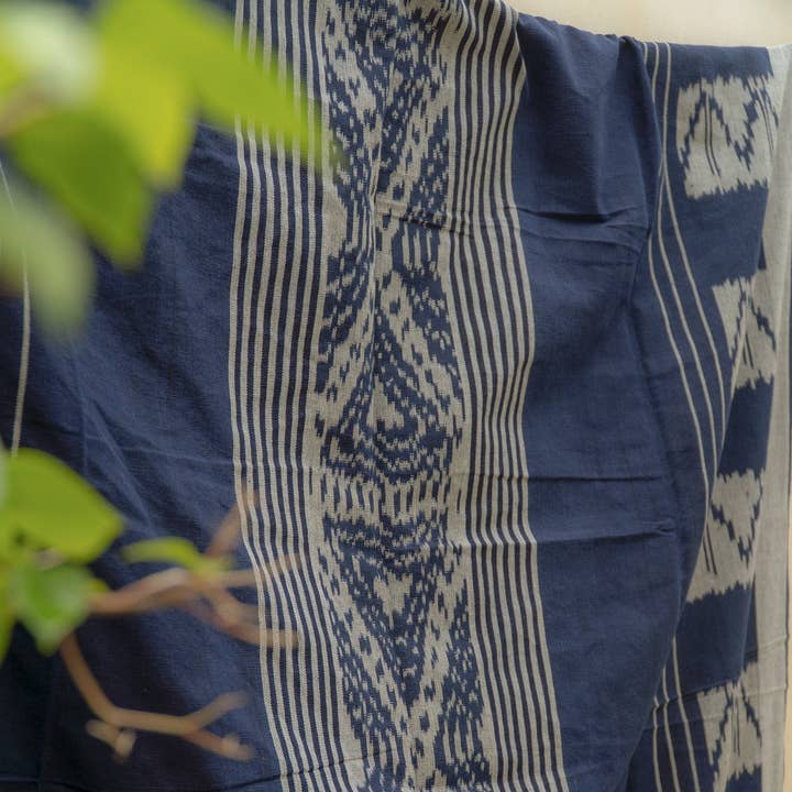 Kayu&Co. - Wholesale Throw blanket - Indigo Horizon Handloom Blanket2