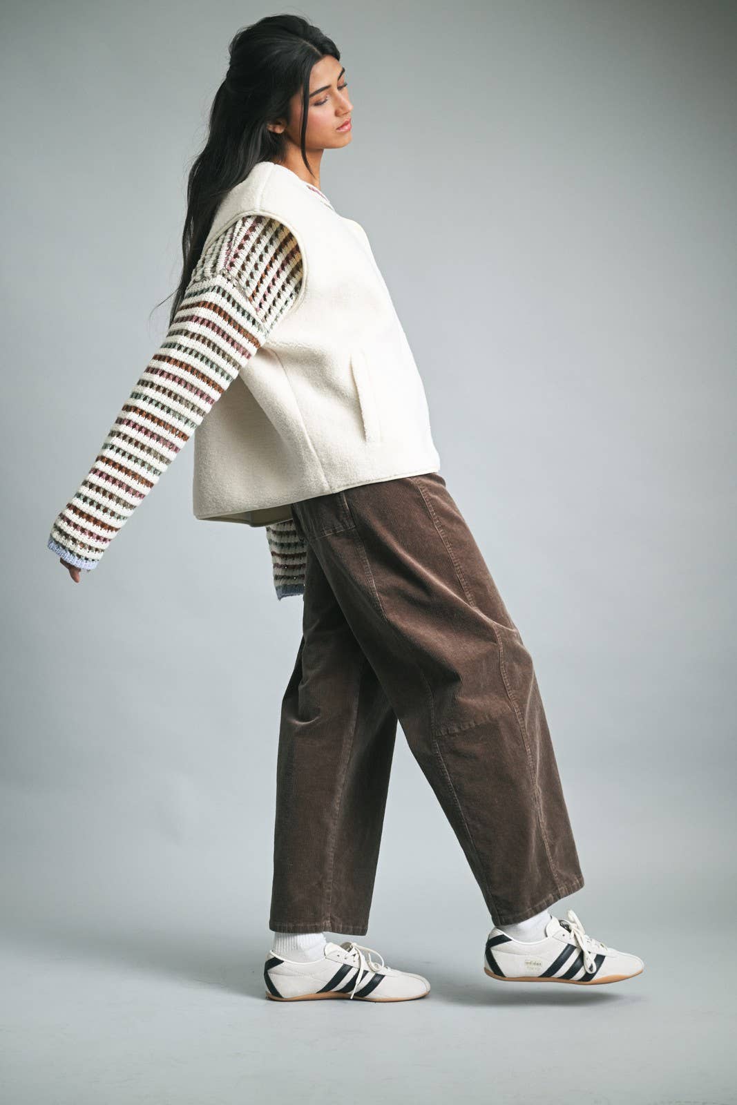 Wishlist Apparel - Wholesale Outerwear Vest - Women's - SHERPA VEST / WL25-106259