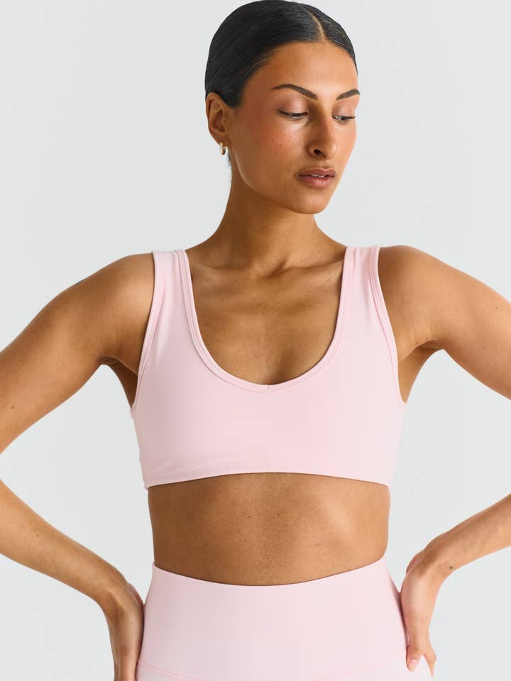 Sisterly Tribe – Engroshandel Sports-bh - Dame – Softsculpt dyb V-hals sports-bh – Ballet Slipper2