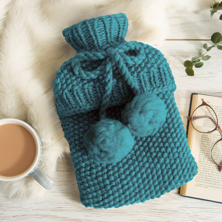 Strickset für Wärmflaschenbezug für den Großhandel von Wool Couture Company