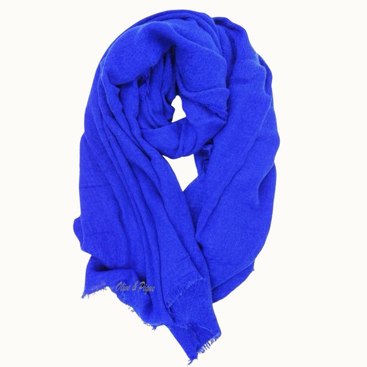 Olive & Pique – wholesale Scarf – Unisex – Oversized Warm & Cozy Solid Blanket Scarf