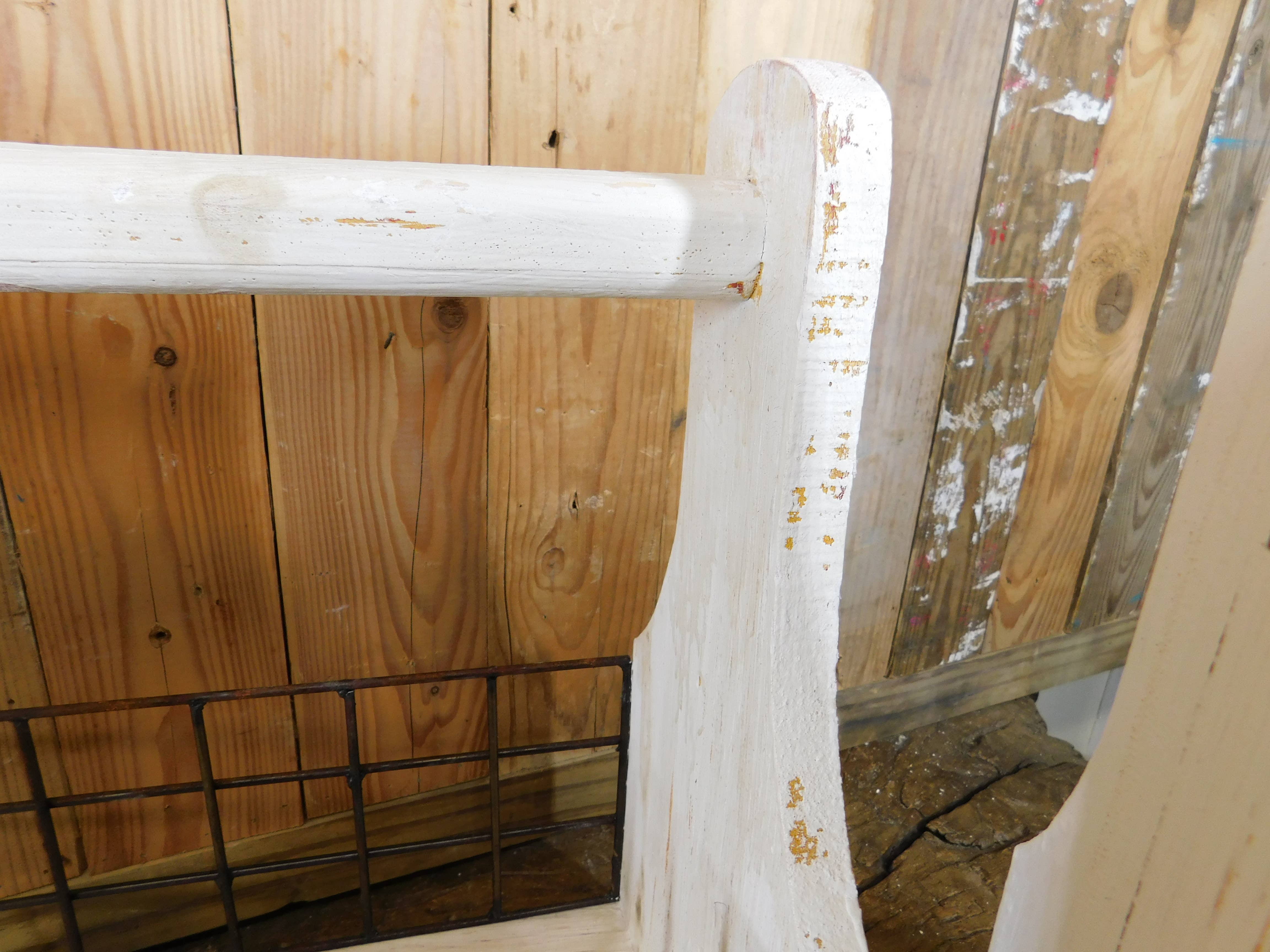 My Amigos Imports - Wholesale Magazine Rack - White Hill Magazine Holder-ER-Tray-WH-7Wx13Lx14H inch-White 4