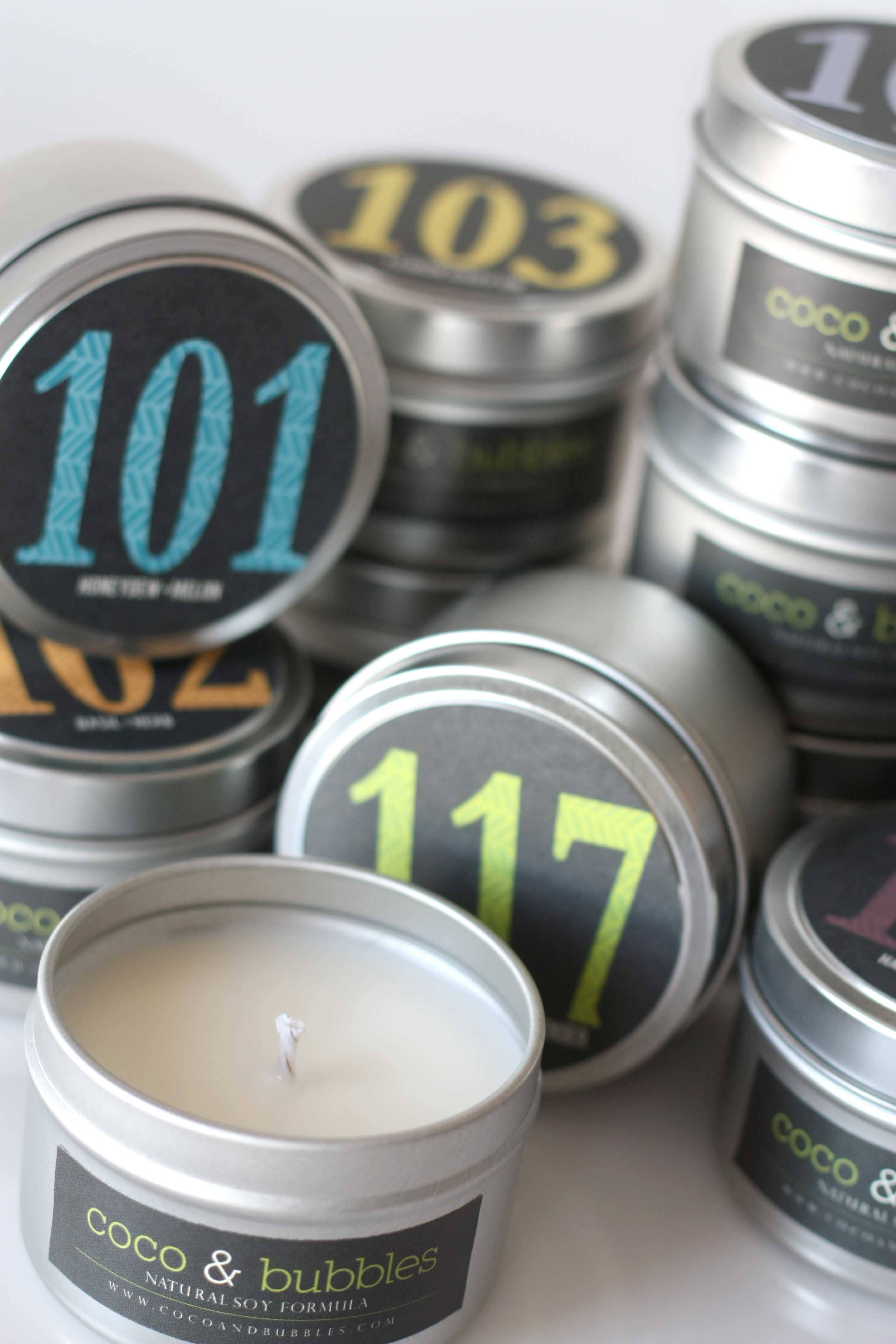 Coco & Bubbles - Venta al por mayor Vela aromática de viaje - Vela de soja natural de vainilla + lavanda//lata de 6 oz1