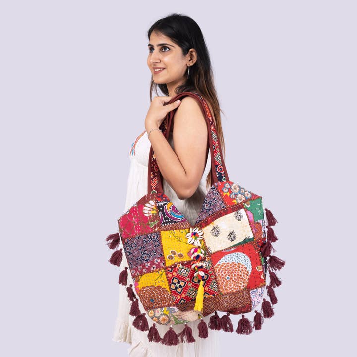 Bolso de tela étnica de retazos multicolor vibrante para venta al por mayor de VIRATRA ART DECOR