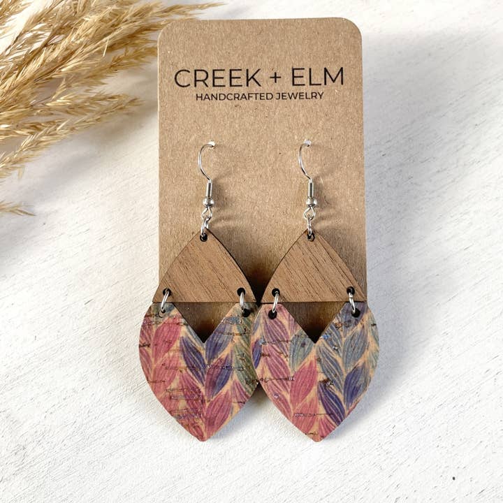 Scarlett Kork + Træ Hjerte Øreringe - Flettet Pastel for engroshandel hos Creek and Elm