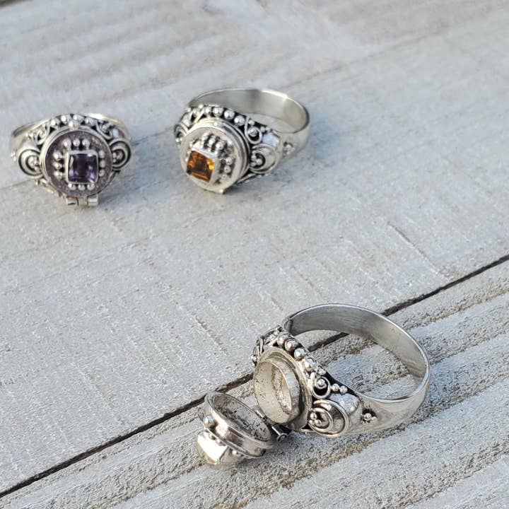 Silver Insanity – wholesale Cocktail/statement ring – Poison Ring with Square Gemstone | Sterling Silver