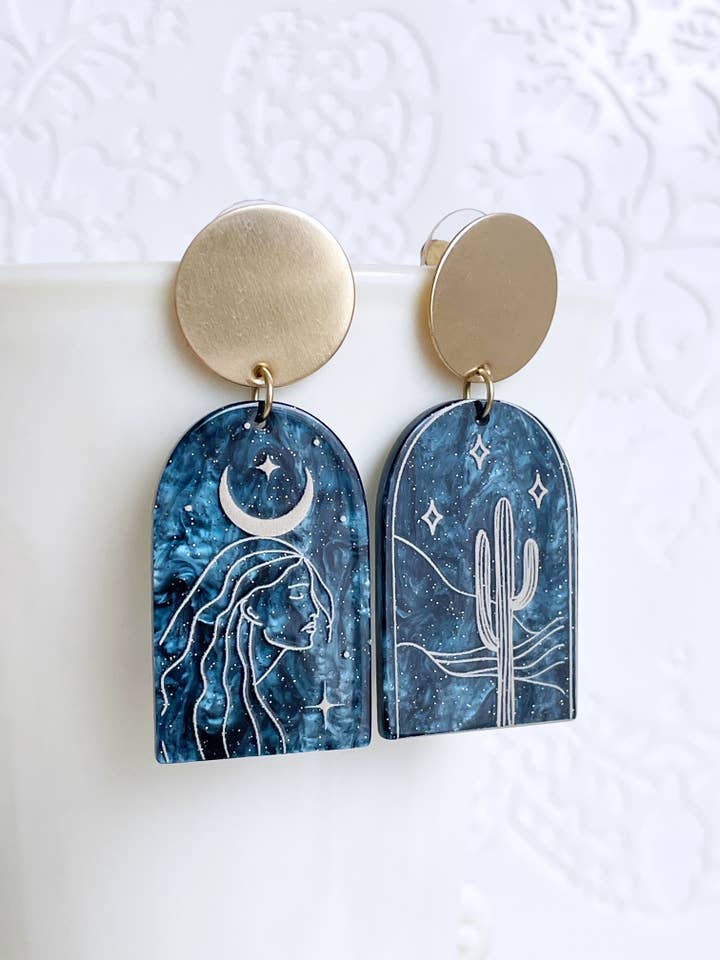 Mystiske måne kaktus erklæring øreringe - Desert Nights for engroshandel hos Pearl and Ivy Studio