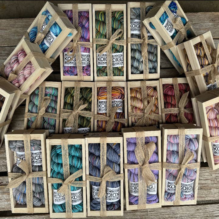 Koigu Caisse à Chaussettes pour la vente par Koigu Wool Designs