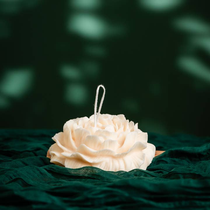 Allure CA - Wholesale Novelty Candle - Large Peony Blossom Candle β Bold & Elegant Decor2