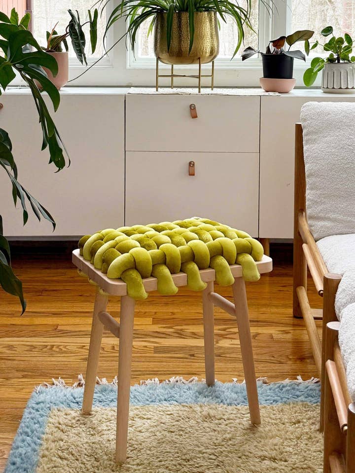 Citron Sammet Vävd Pall för wholesale av Knots Studio