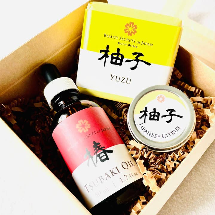 Coffret cadeau pour soins personnels à l'huile de tsubaki et au yuzu pour la vente par Beauty secrets of Japan