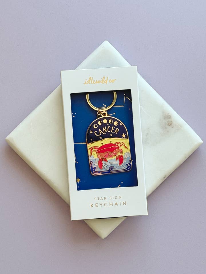 Cancer Zodiac emaille sleutelhanger voor wholesale door Idlewild Co.