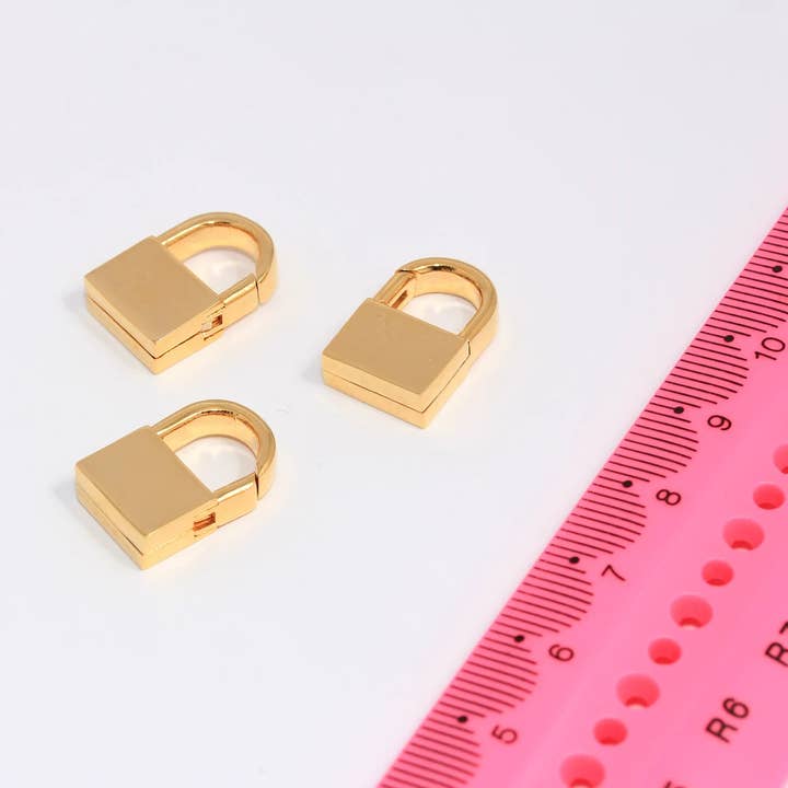 QueenJewelryM - Wholesale Individual charm/pendant - 11x18mm 24k Shiny Gold Opening Padlock Pendant, CHK262-80