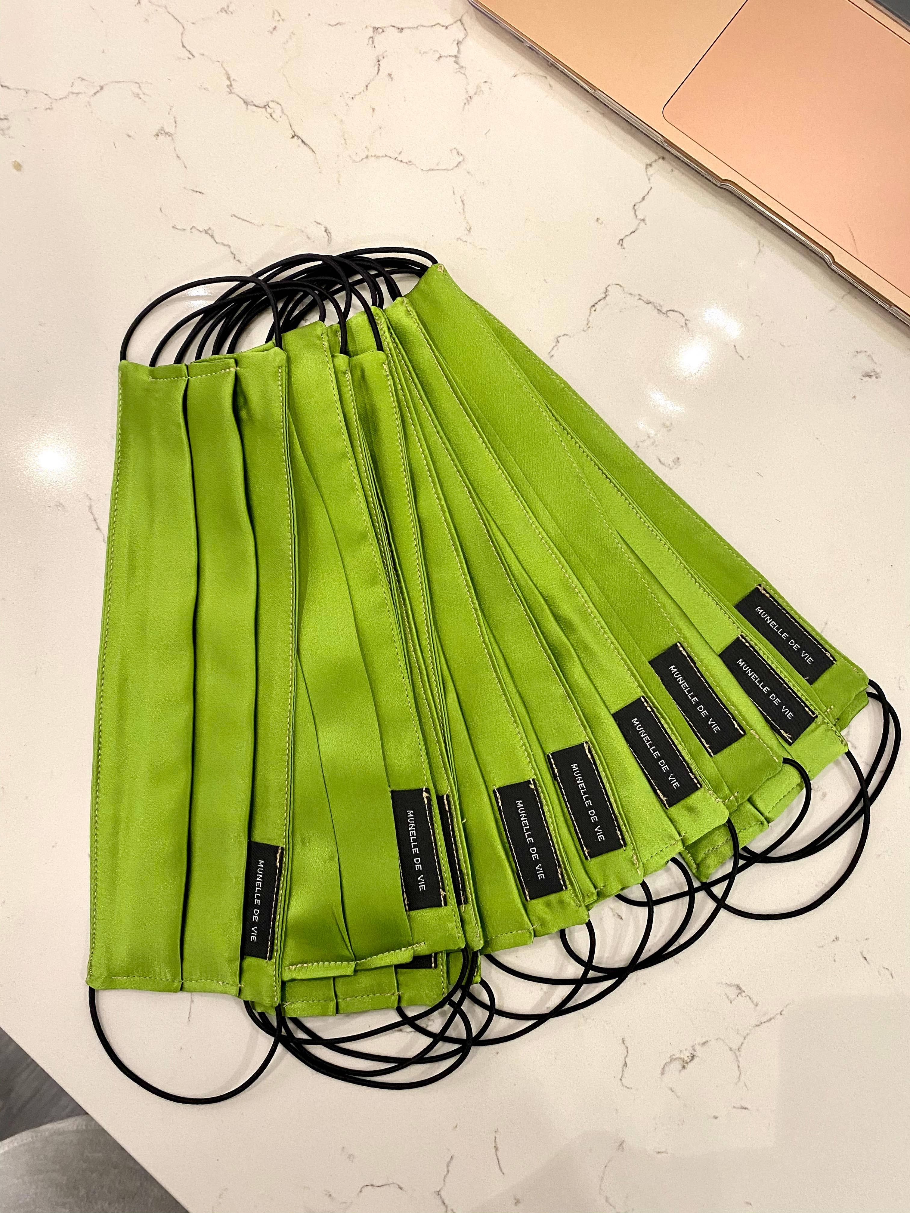 MUNELLE DE VIE – Großhandel Nicht-medizinische Einwegmaske – Munelle De Vie Handgefertigte Gesichtsmaske aus Seide2