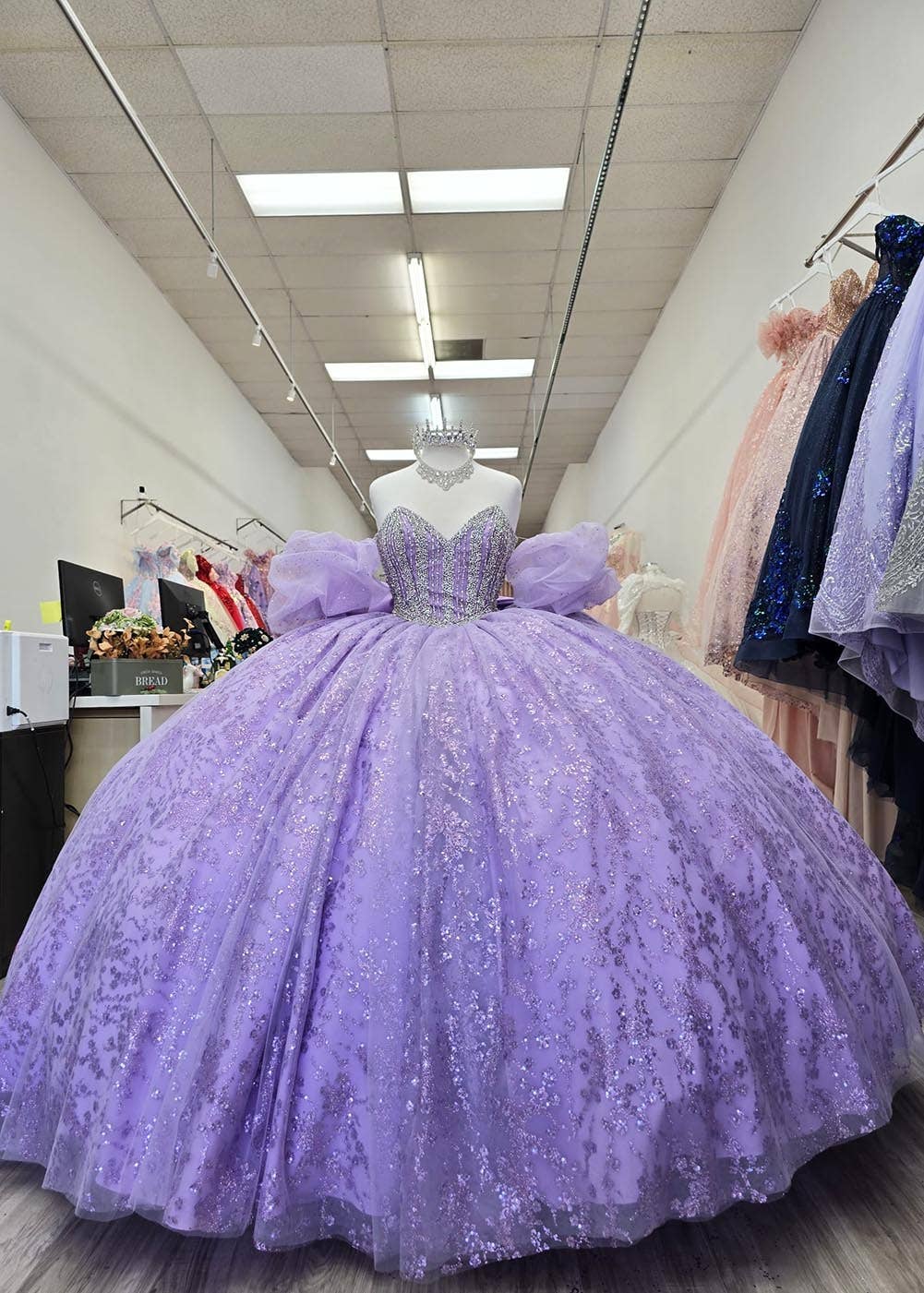 Petite Adele – Engroshandel Aftenkjole - Dame – Højkvalitets tylkjole med glasperler til quinceañera3