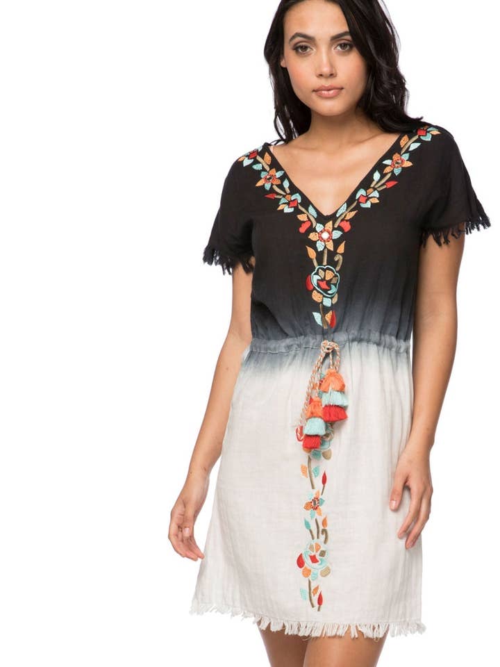 Santa Maria broderi bomuldskjole for engroshandel hos Subtle Luxury