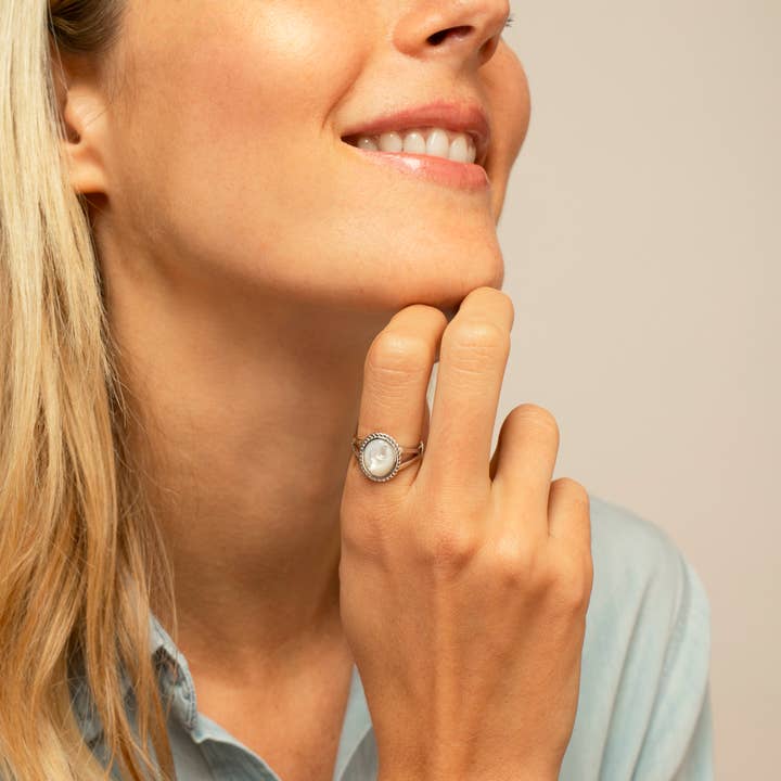 HolyBang Jewels - Wholesale Single Stone/Solitaire Ring - VINTAGE MOTHER OF PEARL RING - R-F2776