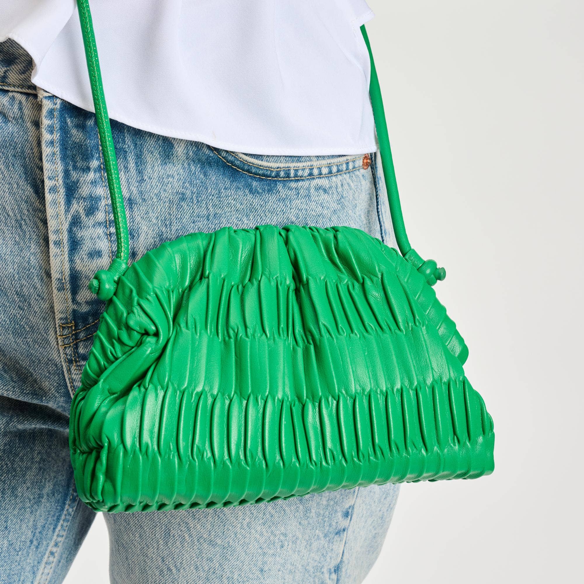 Moda Luxe - Wholesale Crossbody Bag - Women's - Divaire Crossbody26