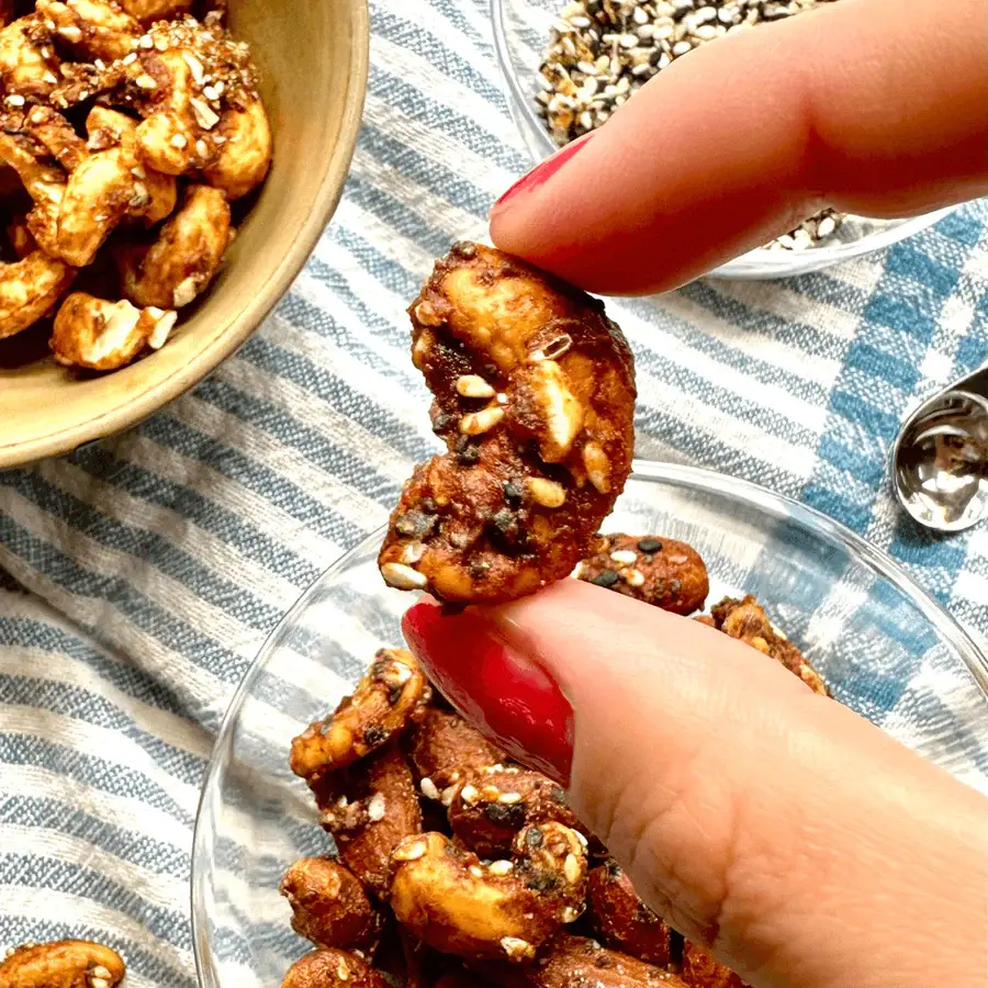 NUTSÓLA - Wholesale Nuts - Everything Bagel Almonds & Cashews1