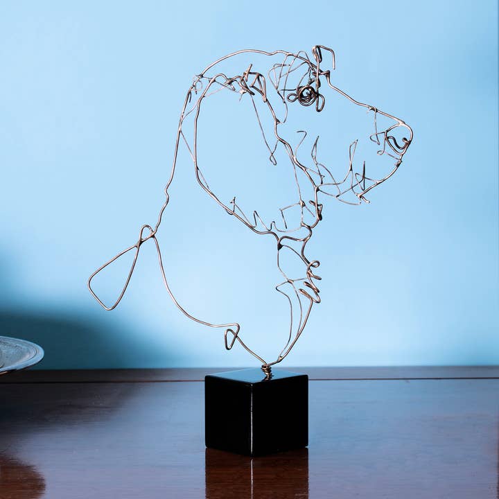 Ruwharige teckel in bronskleurige of zwarte metaal draad voor wholesale door PROFILO BY ANDREW VIANELLO