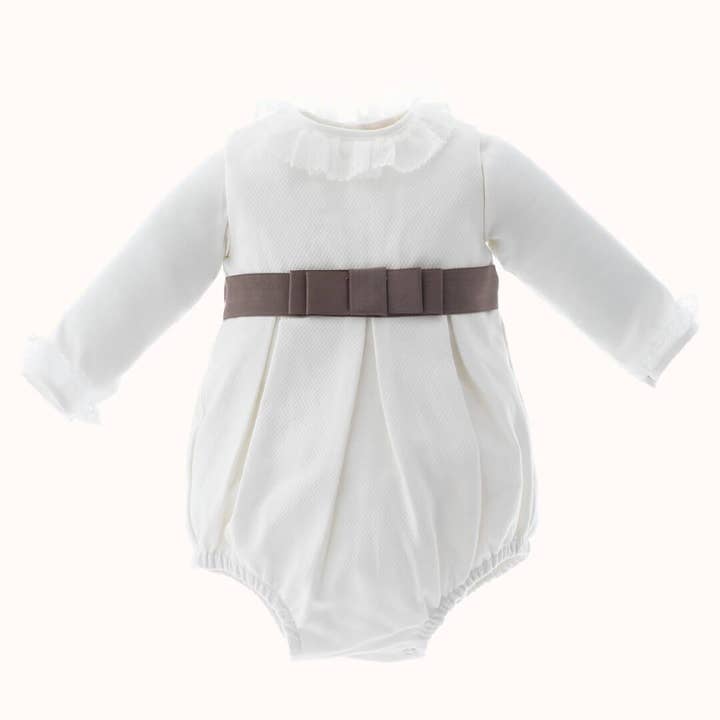 Morbido e Body Romantico Beige e ulteriori Risultati per abbigliamento neonati gemelli all'ingrosso. Resi gratuiti e termini di pagamento a 60 giorni su Faire in tendenza su Faire.