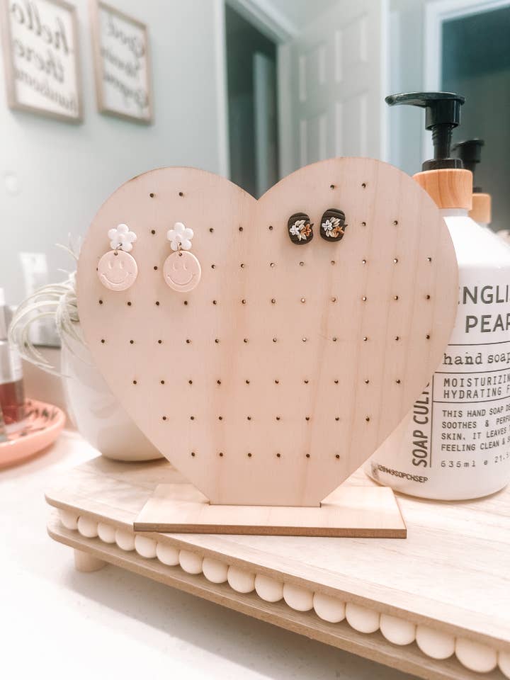 Suporte de brinco de madeira coração e suporte para jóias por atacado de Samantha Design Co