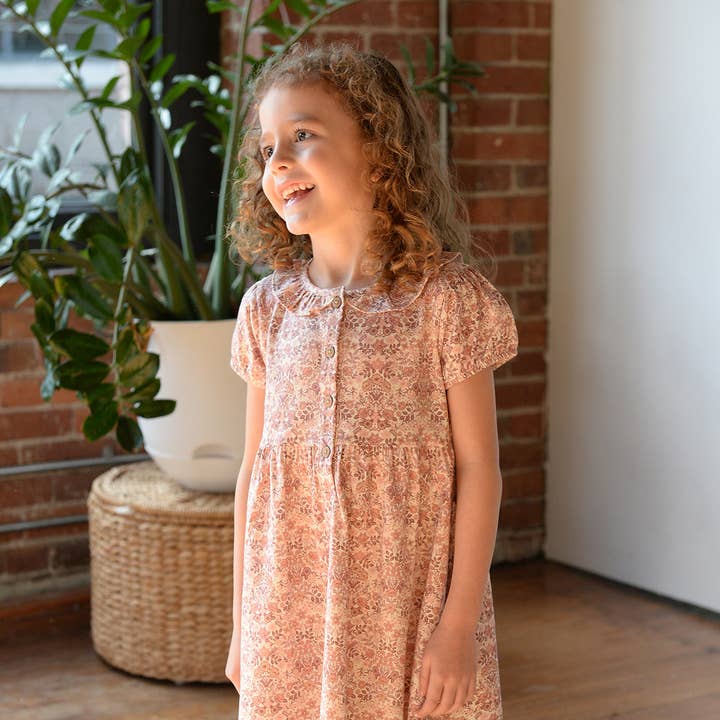 Robe fille de printemps col à volants manches bouffantes - Bouquet de printemps pour la vente par City Mouse Studio