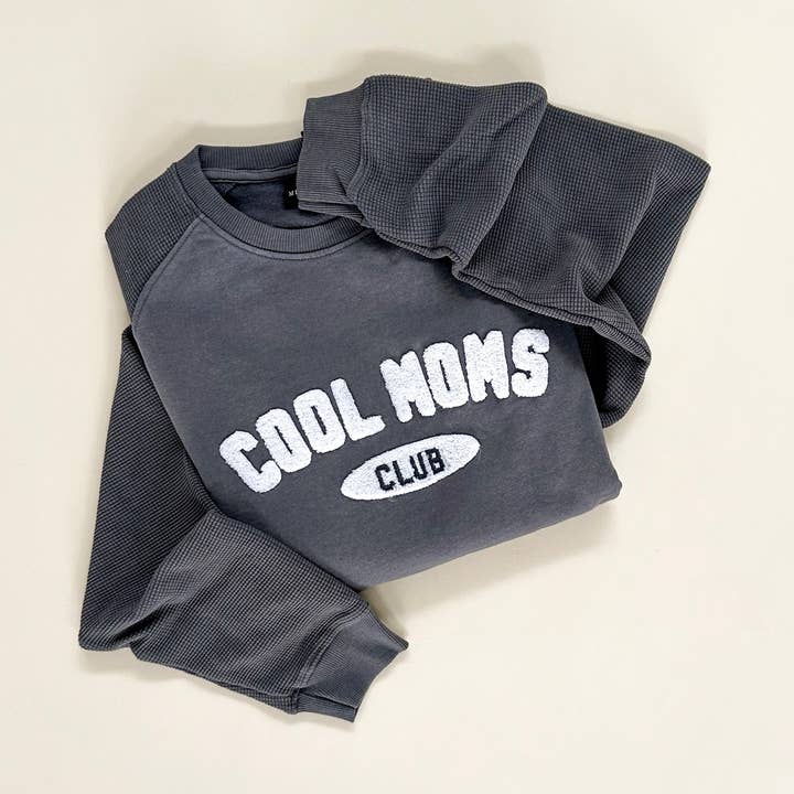 Cool Moms Club Chenille para adultos, mangas gofradas, cuello redondo, gris desteñido para venta al por mayor de Merce and Company