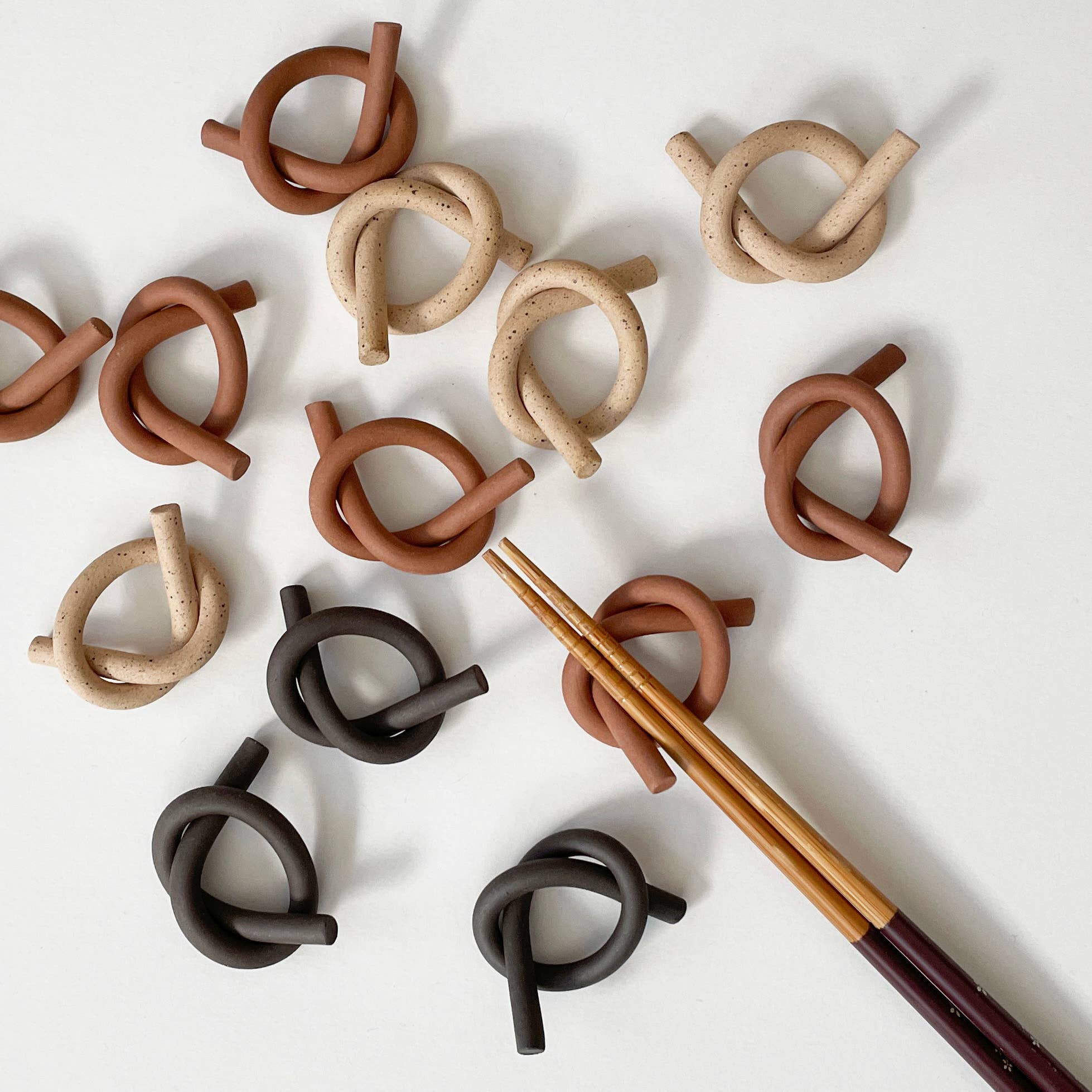Sunday Studio - Wholesale Spoon Rest - Handmade Ceramic Knot Chopstick Rest1