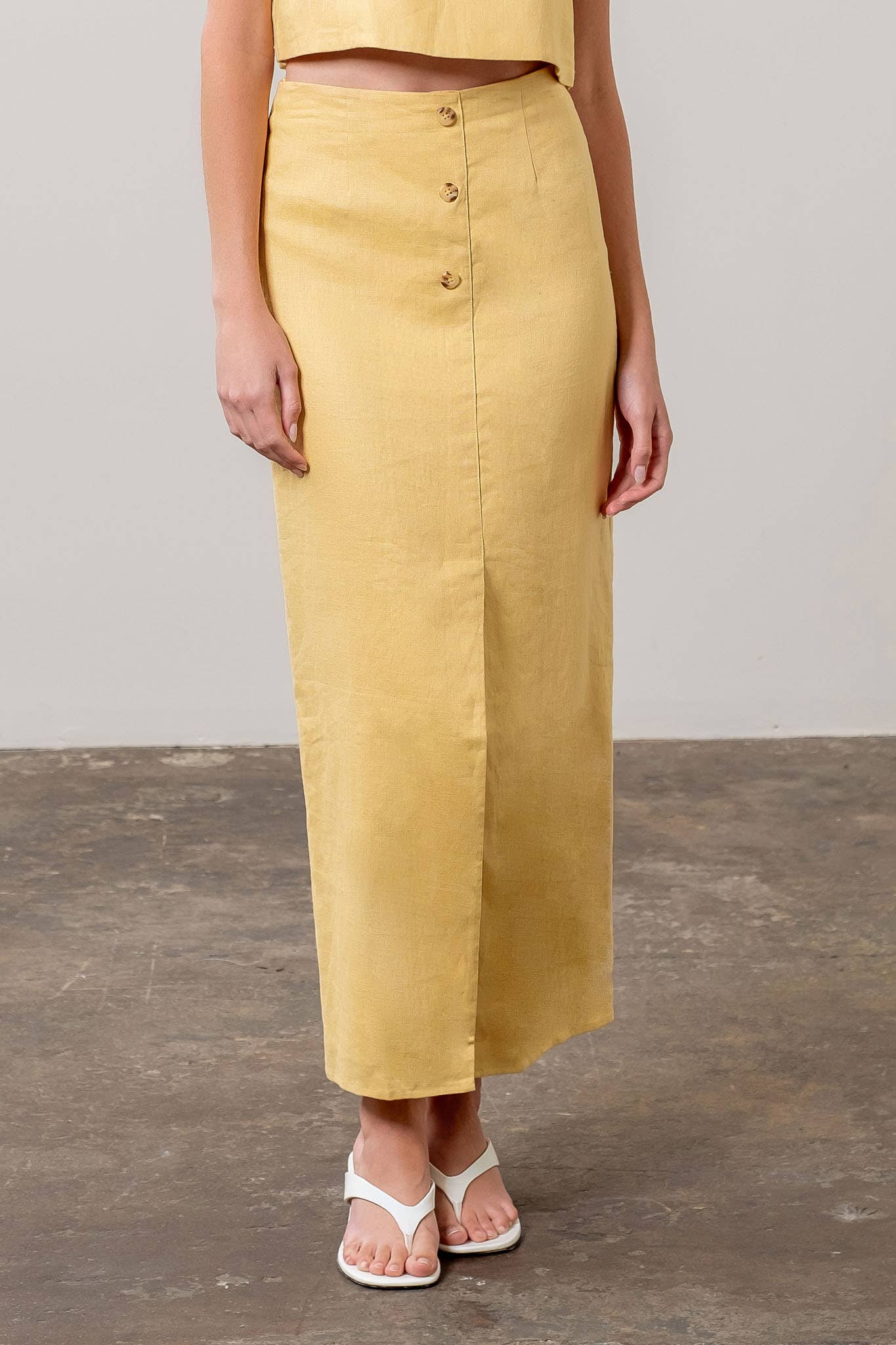 Moon River - Wholesale Skirt - Women's - FRONT BUTTON DETAIL LINEN MIDI SKIRT