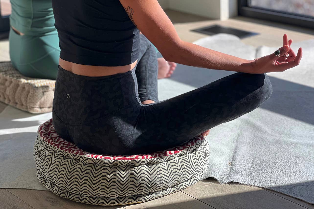 Verve Culture – Engroshandel Meditationsudstyr – Meditationspude med dobbeltsidet bloktryk - rund3