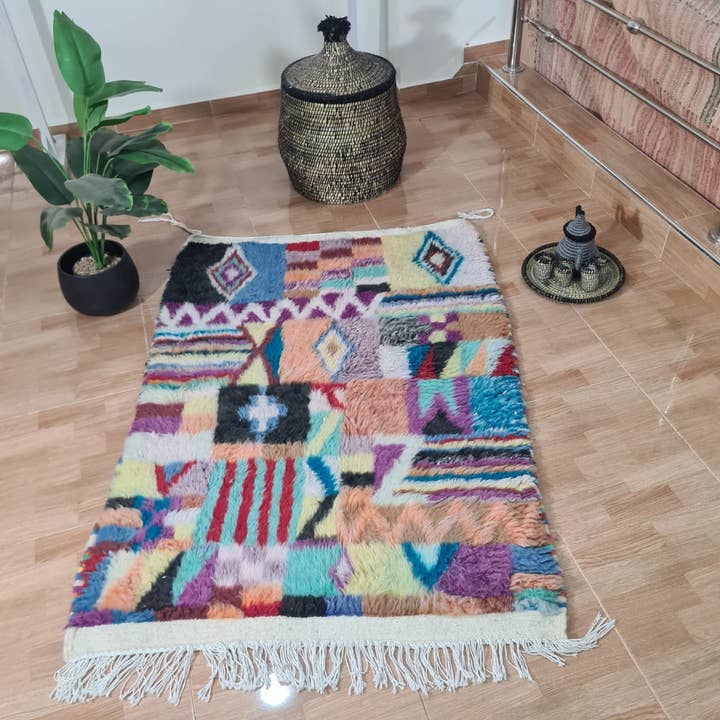 Äkta handknuten Beni Ourain-ullmatta 150×250 cm 497 för wholesale av Maroccarpets Poufs and pillows wholesale +31648976894