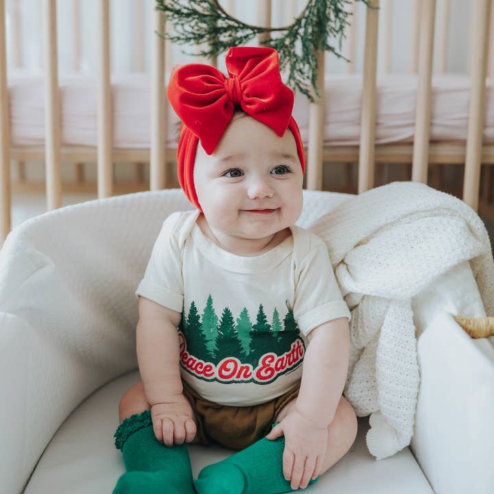 Combinaison Peace On Earth pour la vente par Rivet Apparel Co.