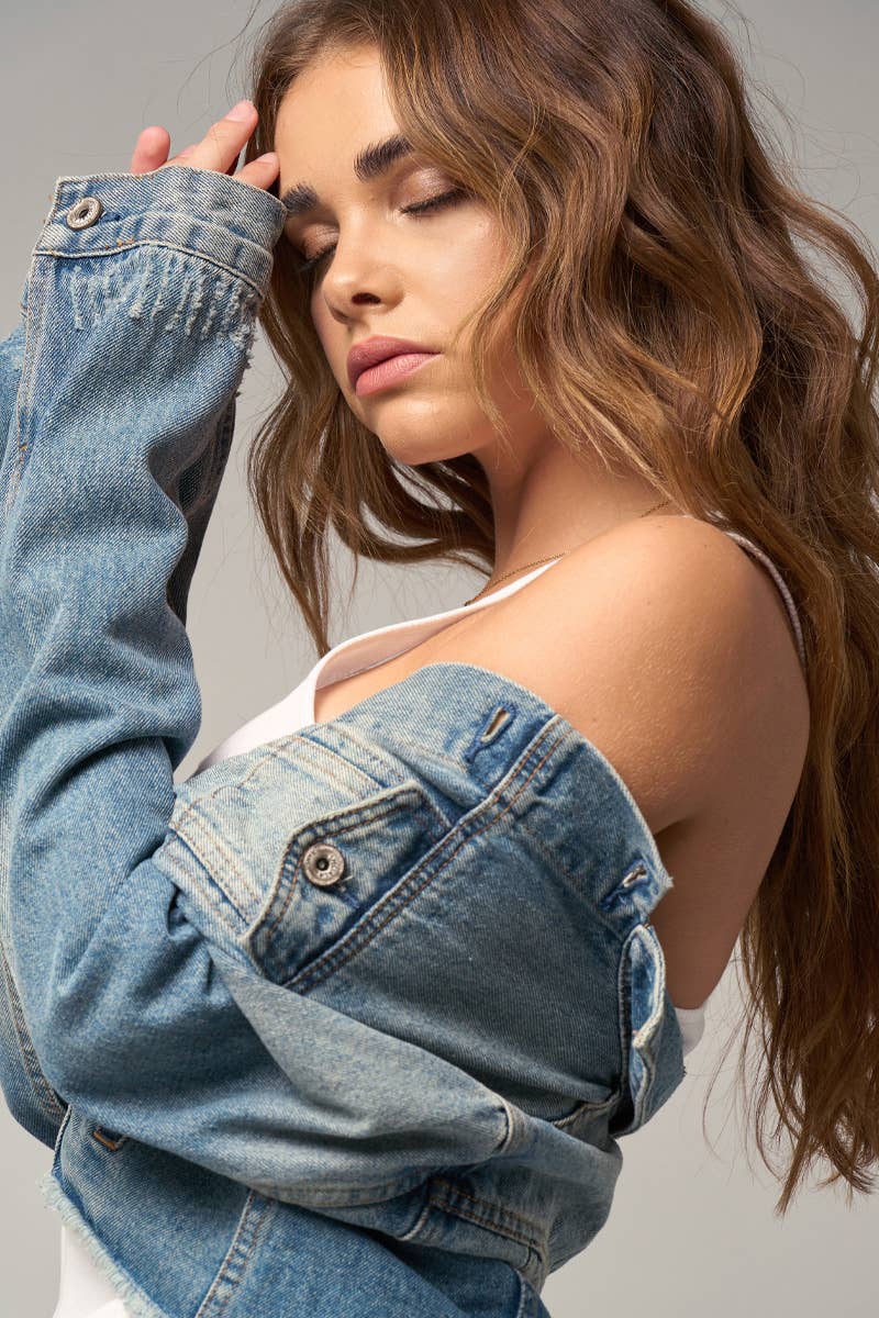 Insane Gene USA – wholesale Denim jacket – Women's – Flap Pockets Raw Hem Denim Jacket4