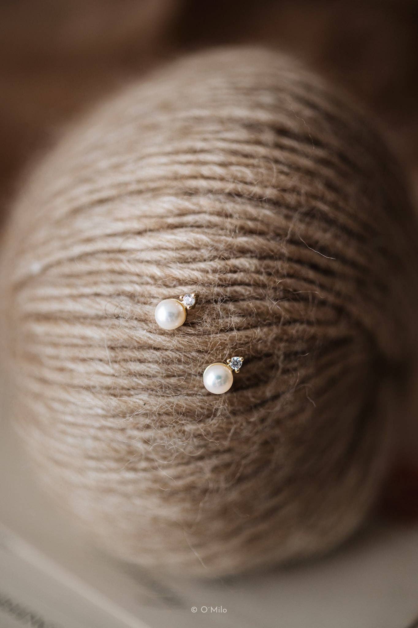 O'Milo - Vendita all'ingrosso Orecchini a bottone - Orecchini Pearl Dew con perla e singola pietra brillante6