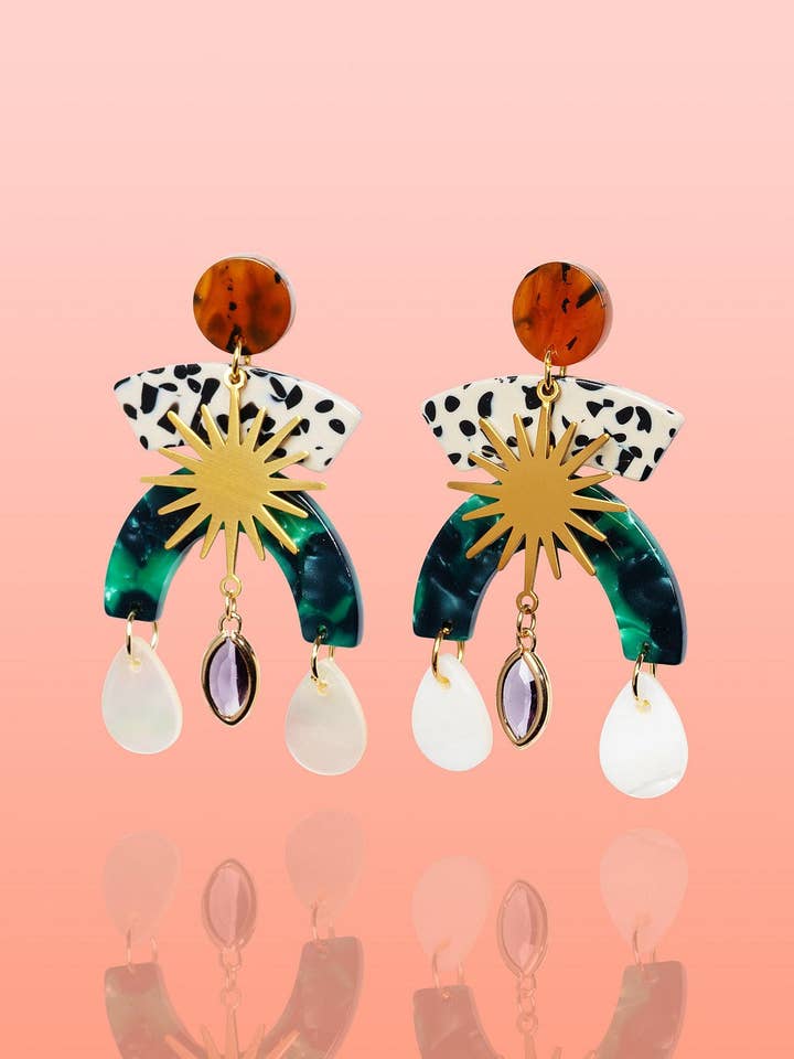 Boucles d'oreilles déclaration Maribel Shell pour la vente par Tribe + Temple