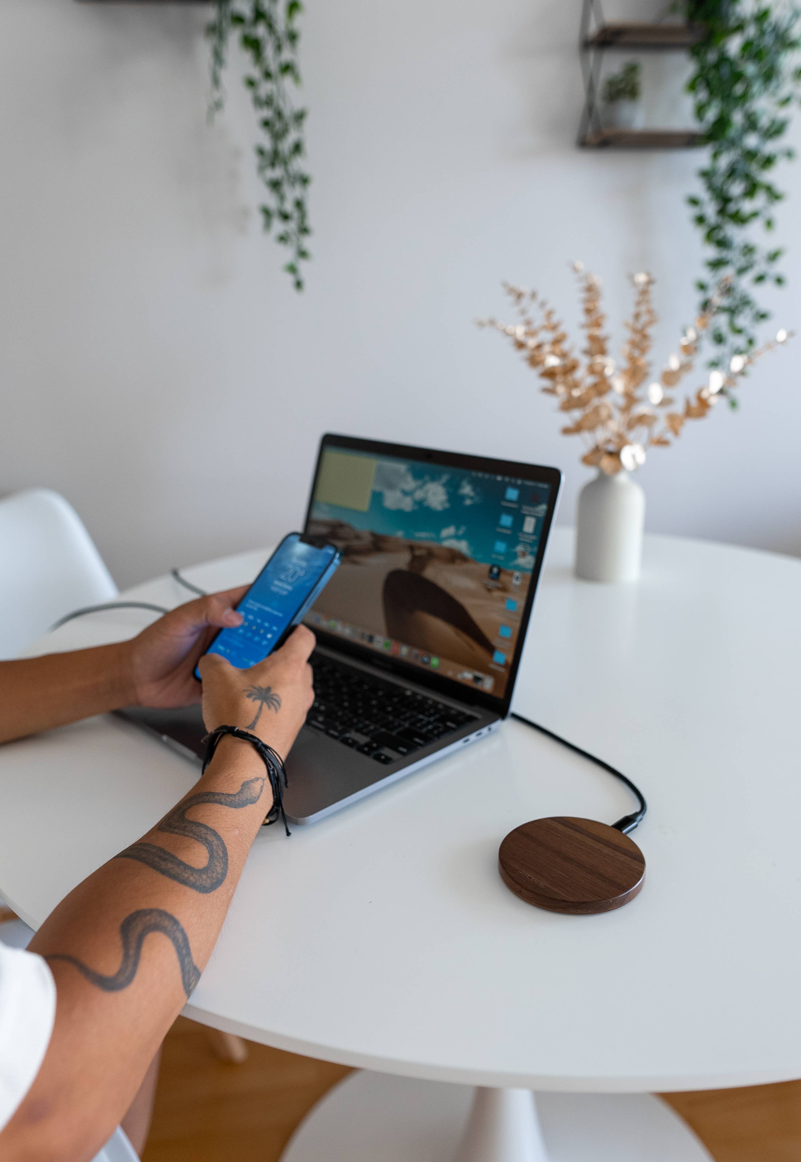 GOWOOD - Wholesale Portable Charger - 15W Fast Walnut Wood Wireless Charger7