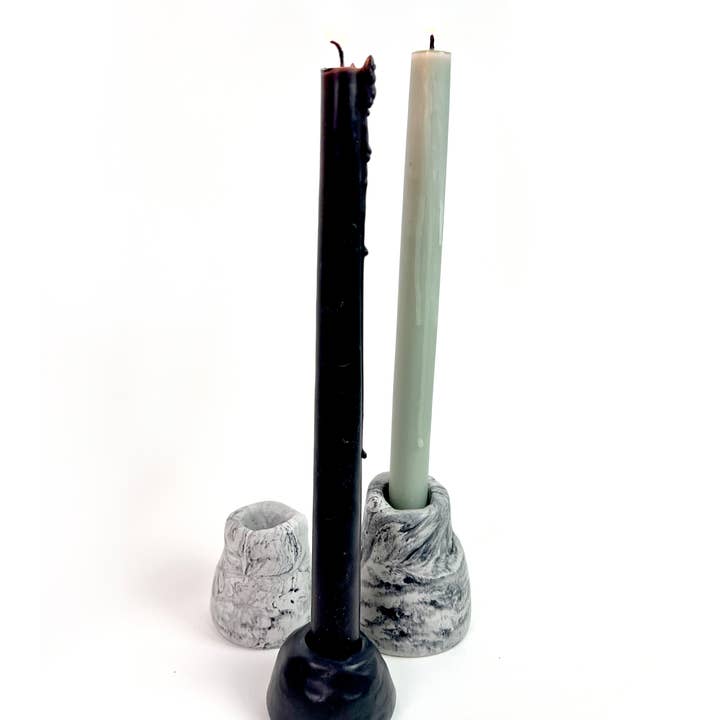 Known Goods Co. – Suporte de vela por atacado – Castiçal Concreto Taper (conjunto de 3) - Mármore Claro